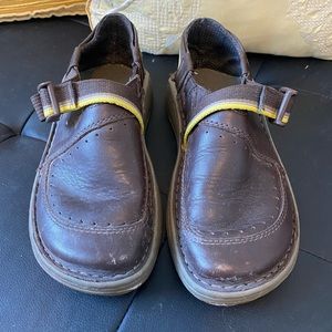 Chaco slid on loafer